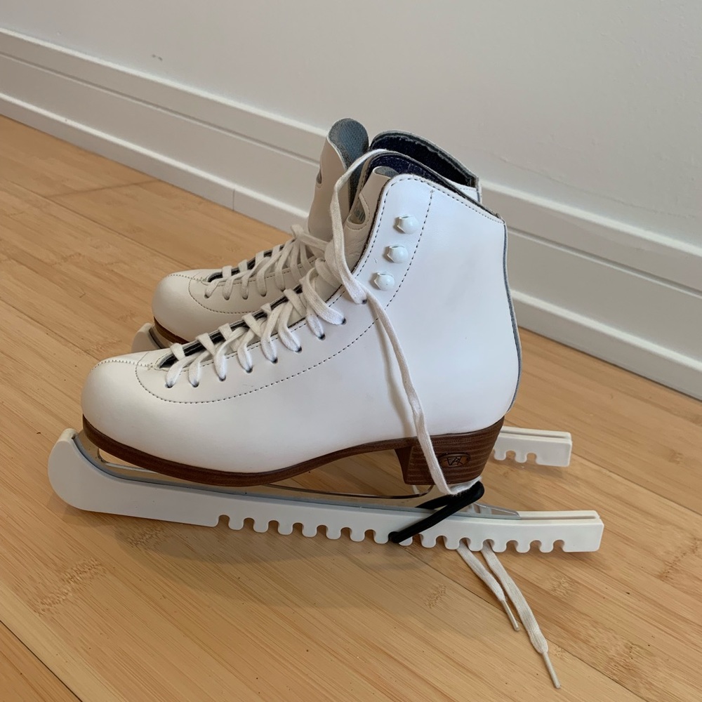 Riedell Figure Ice Skates (Pristine Condition)